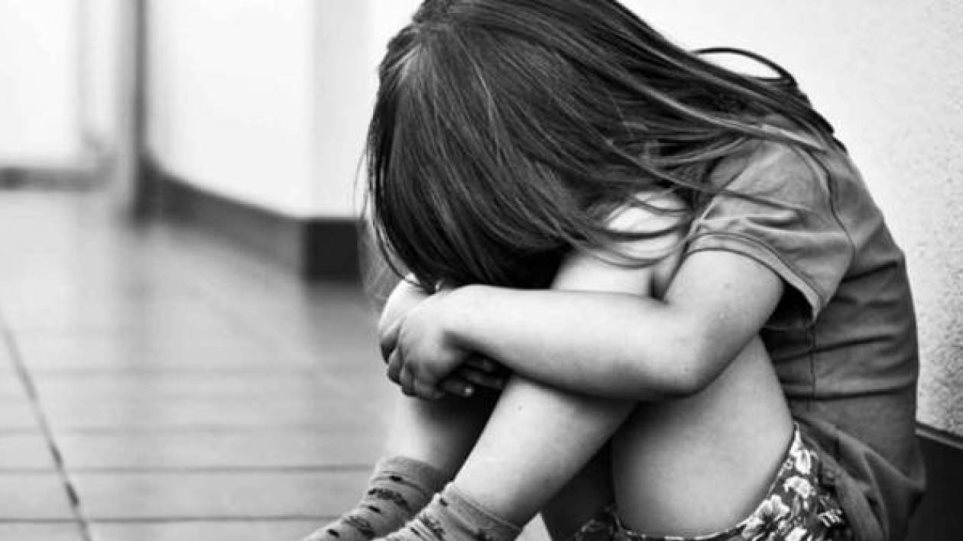 &Phi;&rho;ί&kappa;&eta;: &Kappa;&rho;&alpha;&tau;&omicron;ύ&sigma;&alpha;&nu; &tau;&omicron; 2&chi;&rho;&omicron;&nu;&omicron; &pi;&alpha;&iota;&delta;ί &tau;&omicron;&upsilon;&sigmaf; &mu;έ&sigma;&alpha; &sigma;&epsilon; &phi;έ&rho;&epsilon;&tau;&rho;&omicron; &kappa;&alpha;&iota; &tau;&omicron; &beta;&alpha;&sigma;ά&nu;&iota;&zeta;&alpha;&nu; &gamma;&iota;&alpha; &mu;ή&nu;&epsilon;&sigmaf; &ndash; &Alpha;&delta;&iota;&alpha;&nu;ό&eta;&tau;&omicron; έ&gamma;&kappa;&lambda;&eta;&mu;&alpha;
