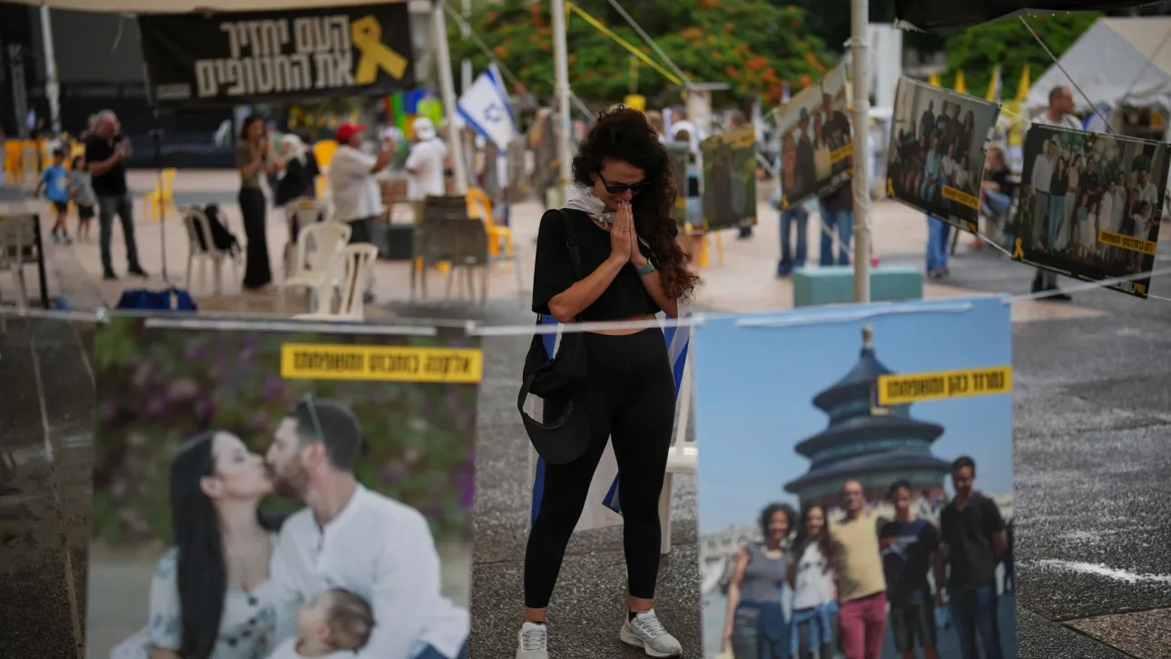 Σε ισχύ η συμφωνία για ειρήνη – Έπεσαν οι πρώτες υπογραφές ανάμεσα σε Χαμάς και Ισραήλ Σε ισχύ η συμφωνία για ειρήνη – Έπεσαν οι πρώτες υπογραφές ανάμεσα σε Χαμάς και Ισραήλ