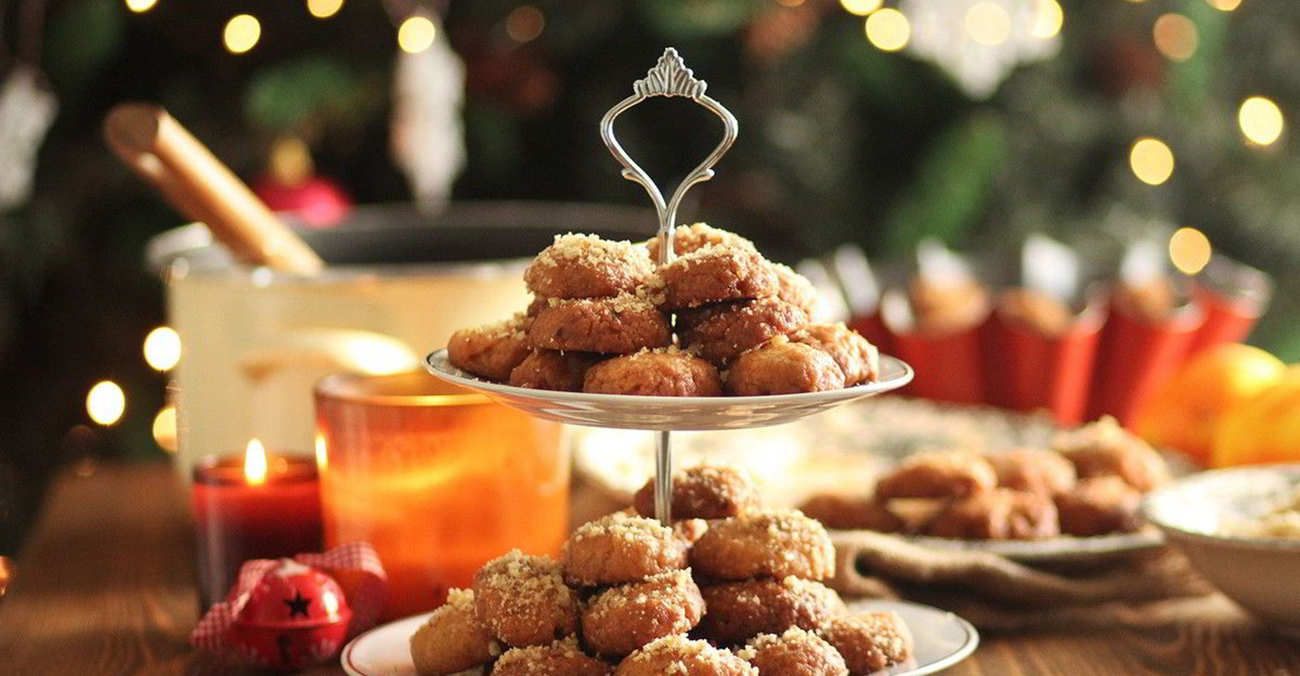 &Chi;&rho;&iota;&sigma;&tau;&omicron;&upsilon;&gamma;&epsilon;&nu;&nu;&iota;ά&tau;&iota;&kappa;&omicron; &tau;&rho;&alpha;&pi;έ&zeta;&iota;: &Pi;ό&sigma;&omicron; &beta;&alpha;&theta;&iota;ά &theta;&alpha; &mu;&pi;&epsilon;&iota; &tau;&omicron; &chi;έ&rho;&iota; &sigma;&tau;&eta;&nu; &tau;&sigma;έ&pi;&eta; &ndash; &Pi;&omicron;&iota;&omicron; &kappa;&rho;έ&alpha;&sigmaf; &alpha;&kappa;&rho;ί&beta;&upsilon;&nu;&epsilon; - &laquo;&Pi;&alpha;&nu;&iota;&kappa;ό&sigmaf;&raquo; &mu;&epsilon; &tau;&alpha; &gamma;&lambda;&upsilon;&kappa;ά