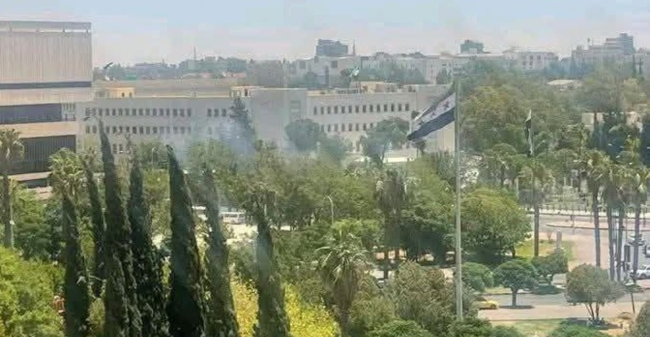 IDF - Ισραηλινή επιδρομή στη Δαμασκό: Χτυπήσαμε το αρχηγείο του Υπουργείου Άμυνας