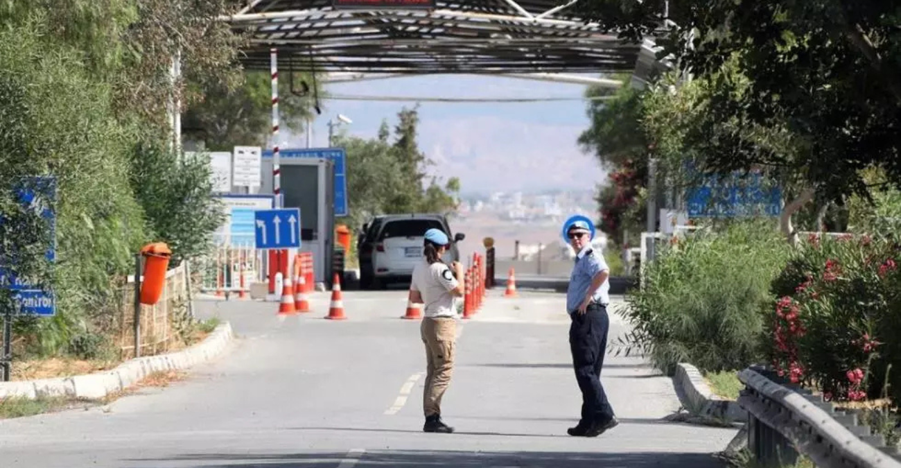 Μεγάλες ποσότητες παράνομων προϊόντων εντόπισε η Αστυνομία σε οδοφράγματα στην Κύπρο - Συλλήψεις και πρόστιμα