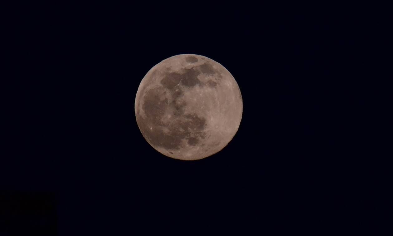 Απόψε τα μάτια στρέφονται στον ουρανό για την «ψυχρή» υπερπανσέληνο