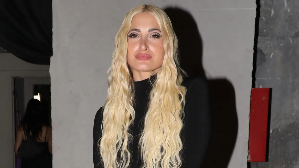 &Iota;&omega;ά&nu;&nu;&alpha; &Tau;&omicron;ύ&nu;&eta;: &laquo;&Kappa;&alpha;&lambda;&omicron;ί &Chi;&rho;&iota;&sigma;&tau;&iota;&alpha;&nu;&omicron;ί &delta;&epsilon;&nu; &epsilon;ί&mu;&alpha;&sigma;&tau;&epsilon; &mu;&epsilon; &tau;&omicron; &nu;&alpha; &pi;&alpha;&rho;&iota;&sigma;&tau;ά&nu;&omicron;&upsilon;&mu;&epsilon; ό&tau;&iota; &nu;&eta;&sigma;&tau;&epsilon;ύ&omicron;&upsilon;&mu;&epsilon; &kappa;&alpha;&iota; &mu;&epsilon;&tau;ά &nu;&alpha; &mu;&iota;&lambda;ά&mu;&epsilon; ά&sigma;&chi;&eta;&mu;&alpha; &gamma;&iota;&alpha; ό&lambda;&omicron;&upsilon;&sigmaf;&raquo;