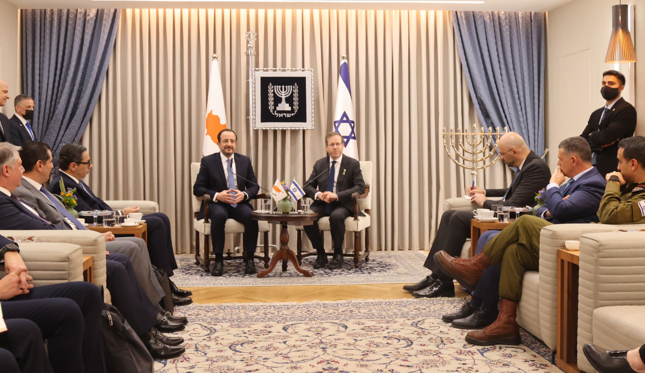 ΠτΔ στο Ισραήλ: Συναντήθηκε με τον Χέρτζογκ