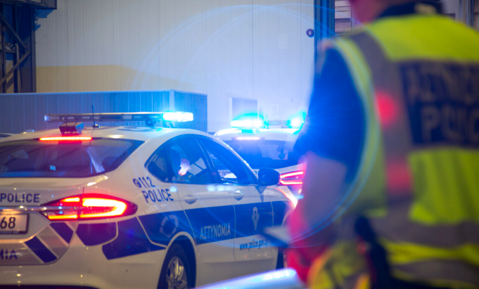 &Mu;&pi;&alpha;&rho;ά&zeta; &sigma;&upsilon;&lambda;&lambda;ή&psi;&epsilon;&omega;&nu;: &Chi;&epsilon;&iota;&rho;&omicron;&pi;έ&delta;&epsilon;&sigmaf; &sigma;&epsilon; &epsilon;&pi;&tau;ά &pi;&rho;ό&sigma;&omega;&pi;&alpha; &ndash; &Pi;&lambda;&alpha;&sigma;&tau;&omicron;&pi;&rho;&omicron;&sigma;&omega;&pi;ί&alpha;, &pi;&alpha;&rho;ά&nu;&omicron;&mu;&eta; &kappa;&alpha;&tau;&omicron;&chi;ή ό&pi;&lambda;&omicron;&upsilon; &kappa;&alpha;&iota; &pi;&alpha;&rho;ά&nu;&omicron;&mu;&eta; &delta;&iota;&alpha;&mu;&omicron;&nu;ή