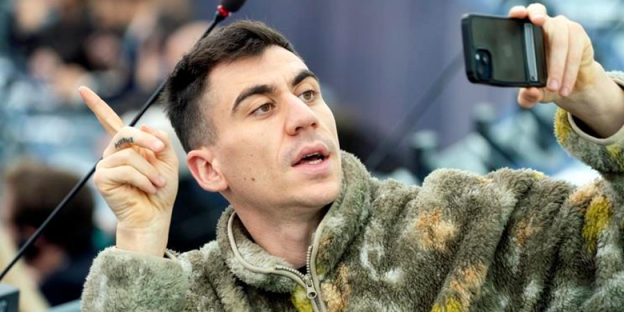 Φειδίας Παναγιώτου: «Ιστορική μέρα» – Κατέθεσε την αίτηση για ίδρυση της Άμεσης Δημοκρατίας – Δείτε βίντεο