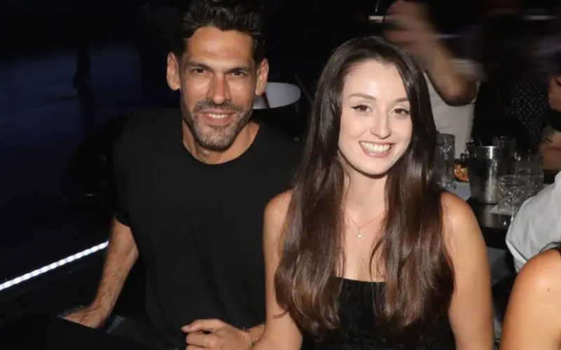 &Gamma;&iota;ά&nu;&nu;&eta;&sigmaf; &Sigma;&pi;&alpha;&lambda;&iota;ά&rho;&alpha;&sigmaf;: &Pi;&alpha;&nu;&tau;&rho;&epsilon;ύ&epsilon;&tau;&alpha;&iota;; &Xi;&epsilon;&kappa;&alpha;&theta;&alpha;&rho;ί&zeta;&epsilon;&iota; &gamma;&iota;&alpha; &tau;&eta;&nu; &sigma;&chi;έ&sigma;&eta; &tau;&omicron;&upsilon;