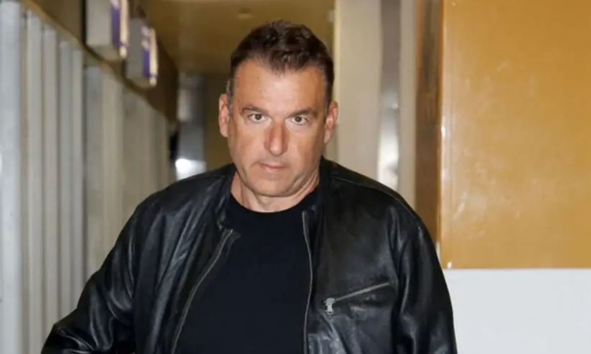 VIDEO – Tροχαίο ατύχημα για τον Γιώργο Λιάγκα: Έπεσε αυτοκίνητο πάνω του