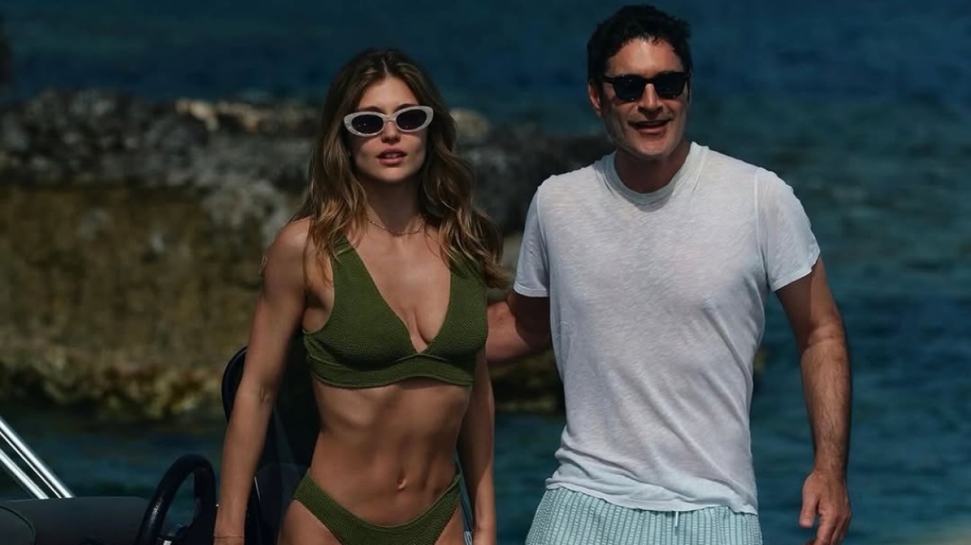 &Eta; &Kappa;&lambda;έ&lambda;&iota;&alpha; &Alpha;&nu;&delta;&rho;&iota;&omicron;&lambda;ά&tau;&omicron;&upsilon; &kappa;&alpha;&iota; &omicron; &Chi;&rho;&iota;&sigma;&tau;ό&phi;&omicron;&rho;&omicron;&sigmaf; &Pi;&alpha;&pi;&alpha;&kappa;&alpha;&lambda;&iota;ά&tau;&eta;&sigmaf; &pi;ά&nu;&omega; &sigma;&epsilon; &sigma;&kappa;ά&phi;&omicron;&sigmaf; &sigma;&tau;&alpha; &gamma;&upsilon;&rho;ί&sigma;&mu;&alpha;&tau;&alpha; &tau;&omicron;&upsilon; Maestro