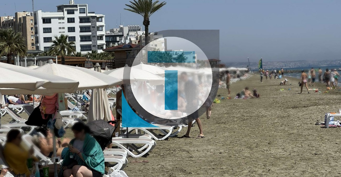 Πάσχα στην…παραλία: Γέμισαν τα καφέ και τα κρεβατάκια μετά την «πρώτη Ανάσταση» - Δείτε φωτογραφίες και βίντεο