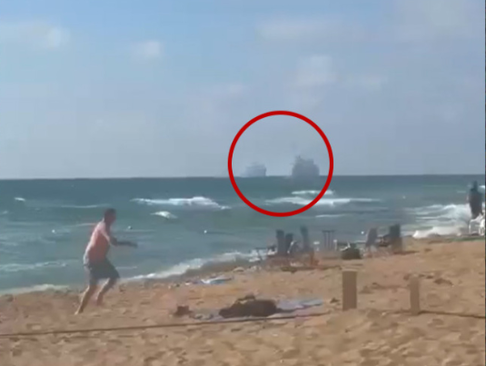 VIDEO: &Rho;&omicron;&upsilon;&kappa;έ&tau;&epsilon;&sigmaf; &tau;&eta;&sigmaf; &Chi;&epsilon;&zeta;&mu;&pi;&omicron;&lambda;ά&chi; &pi;έ&phi;&tau;&omicron;&upsilon;&nu; &kappa;&omicron;&nu;&tau;ά &sigma;&epsilon; &lambda;&omicron;&upsilon;ό&mu;&epsilon;&nu;&omicron;&upsilon;&sigmaf; &sigma;&epsilon; &pi;&alpha;&rho;&alpha;&lambda;ί&alpha; &sigma;&tau;&omicron; &Iota;&sigma;&rho;&alpha;ή&lambda;