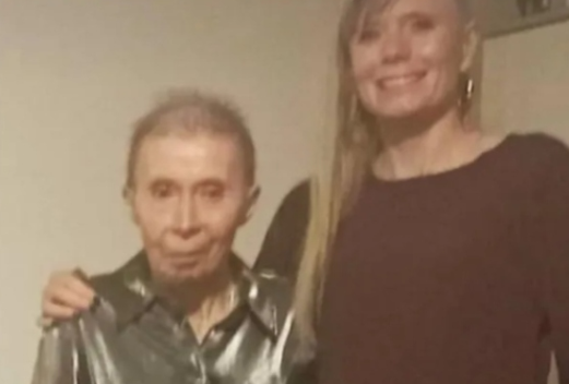 &Mu;&upsilon;&sigma;&tau;&eta;&rho;&iota;ώ&delta;&eta;&sigmaf; &upsilon;&pi;ό&theta;&epsilon;&sigma;&eta; &mu;&epsilon; &nu;&epsilon;&kappa;&rho;ή 70&chi;&rho;&omicron;&nu;&eta; - &Epsilon;ί&chi;&epsilon; &pi;&rho;&omicron;&eta;&gamma;&eta;&theta;&epsilon;ί &epsilon;&xi;&alpha;&phi;ά&nu;&iota;&sigma;ή &tau;&eta;&sigmaf; &mu;&alpha;&zeta;ί &mu;&epsilon; &tau;&eta;&nu; &kappa;ό&rho;&eta; &tau;&eta;&sigmaf;