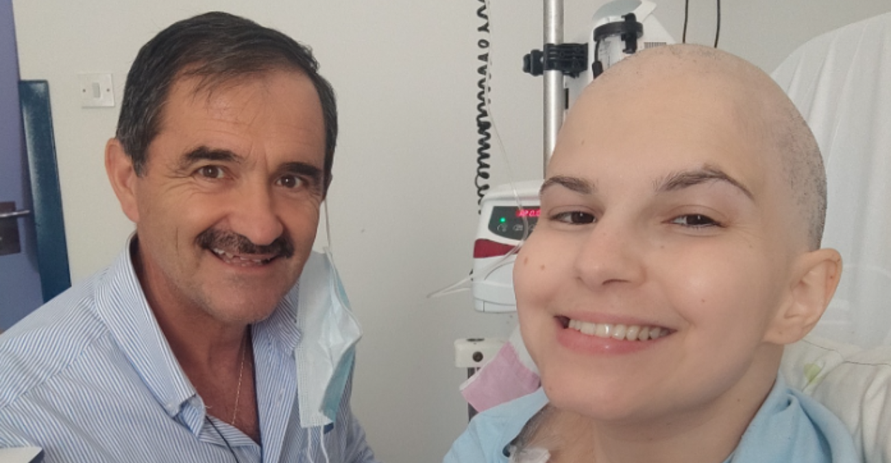 Ραγίζει καρδιές το βίντεο που ανέβασε ο πατέρας της Άννας Σιάλαρου έναν χρόνο μετά τον θάνατό της - «Χάριζε χαμόγελα ενώ έδινε τη δική της μάχη»