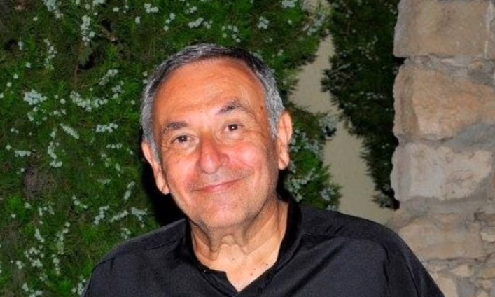 &Theta;&lambda;ί&psi;&eta; &sigma;&tau;&eta; &Lambda;&epsilon;&mu;&epsilon;&sigma;ό: &Pi;έ&theta;&alpha;&nu;&epsilon; &omicron; &omicron; &Mu;&iota;&chi;ά&lambda;&eta;&sigmaf; &Alpha;&zeta;ά&sigmaf; - &Mu;&iota;&alpha; &pi;&rho;&omicron;&sigma;&omega;&pi;&iota;&kappa;ό&tau;&eta;&tau;&alpha; &pi;&omicron;&upsilon; &sigma;&upsilon;&nu;&delta;έ&theta;&eta;&kappa;&epsilon; &gamma;&iota;&alpha; &pi;&omicron;&lambda;&lambda;ά &chi;&rho;ό&nu;&iota;&alpha; &mu;&epsilon; &tau;&omicron;&nu; &chi;ώ&rho;&omicron; &tau;&eta;&sigmaf; &epsilon;&kappa;&pi;&alpha;ί&delta;&epsilon;&upsilon;&sigma;&eta;&sigmaf; &kappa;&alpha;&iota; &tau;&omicron;&upsilon; &pi;&omicron;&lambda;&iota;&tau;&iota;&sigma;&mu;&omicron;ύ