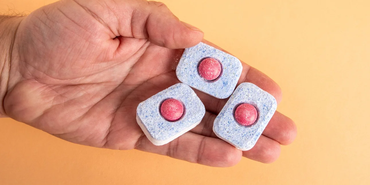 &Kappa;ό&lambda;&pi;&omicron; &gamma;&iota;&alpha; &tau;&omicron; &mu;&pi;ά&nu;&iota;&omicron;: &Gamma;&iota;&alpha;&tau;ί &pi;&epsilon;&tau;ά&omega; &mu;&iota;&alpha; &tau;&alpha;&mu;&pi;&lambda;έ&tau;&alpha; &pi;&lambda;&upsilon;&nu;&tau;&eta;&rho;ί&omicron;&upsilon; &pi;&iota;ά&tau;&omega;&nu; &sigma;&tau;&omicron; &nu;&tau;&omicron;&upsilon;&sigmaf;