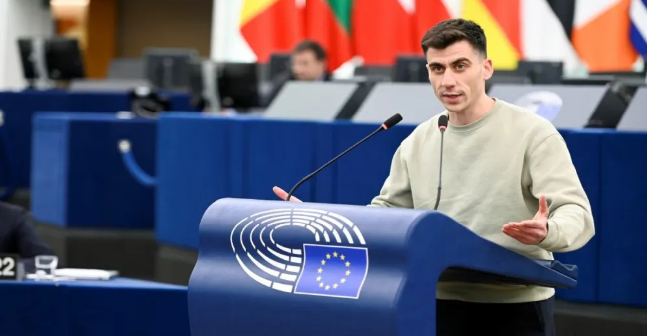 &Phi;&epsilon;&iota;&delta;ί&alpha;&sigmaf; &Pi;&alpha;&nu;&alpha;&gamma;&iota;ώ&tau;&omicron;&upsilon;: &Epsilon;&mu;&phi;&alpha;&nu;ί&sigma;&tau;&eta;&kappa;&epsilon; &mu;&epsilon; &kappa;&rho;ά&nu;&omicron;&sigmaf; &sigma;&tau;&eta;&nu; &tau;&eta;&lambda;&epsilon;ό&rho;&alpha;&sigma;&eta; &kappa;&alpha;&iota; &alpha;&nu;&alpha;&kappa;&omicron;ί&nu;&omega;&sigma;&epsilon; &tau;&eta;&nu; &upsilon;&pi;&omicron;&psi;&eta;&phi;&iota;ό&tau;&eta;&tau;ά &tau;&omicron;&upsilon; &gamma;&iota;&alpha; &tau;&iota;&sigmaf; &Beta;&omicron;&upsilon;&lambda;&epsilon;&upsilon;&tau;&iota;&kappa;έ&sigmaf; &epsilon;&kappa;&lambda;&omicron;&gamma;έ&sigmaf;