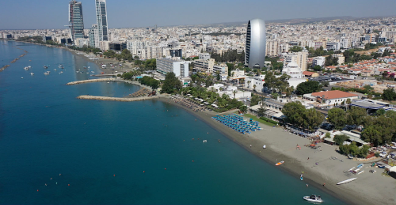 Μοναδικό θέαμα: Σύννεφο «έκατσε» πάνω από τη Λεμεσό – Δείτε φωτογραφία