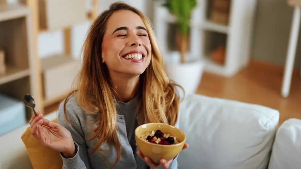 &Rho;ί&xi;&tau;&epsilon; &tau;&eta; &chi;&omicron;&lambda;&eta;&sigma;&tau;&epsilon;&rho;ό&lambda;&eta; &mu;&epsilon; έ&xi;&upsilon;&pi;&nu;&eta; &delta;ί&alpha;&iota;&tau;&alpha; &sigma;&epsilon; 2 &mu;έ&rho;&epsilon;&sigmaf; - &Eta; &beta;&rho;ώ&mu;&eta; &epsilon;ί&nu;&alpha;&iota; &tau;&omicron; &mu;&upsilon;&sigma;&tau;&iota;&kappa;ό