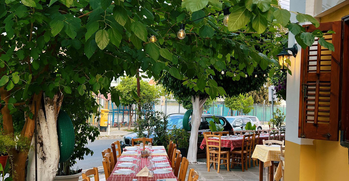 Σε αυτό το ταβερνάκι στη Λευκωσία μπορείς να… γνωρίσεις τις πιο νόστιμες ιστορίες