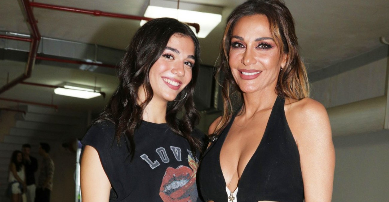 Δέσποινα Βανδή – Μελίνα Νικολαΐδη: «Tο μήλο κάτω από τη μηλιά»