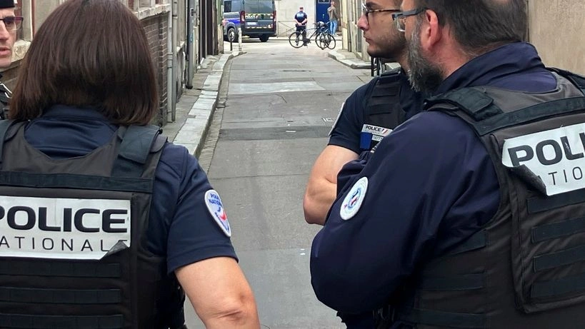 Συναγερμός στο Παρίσι για ύποπτο αυτοκίνητο κοντά σε εβραϊκή συναγωγή - Εκκενώθηκε προάστιο