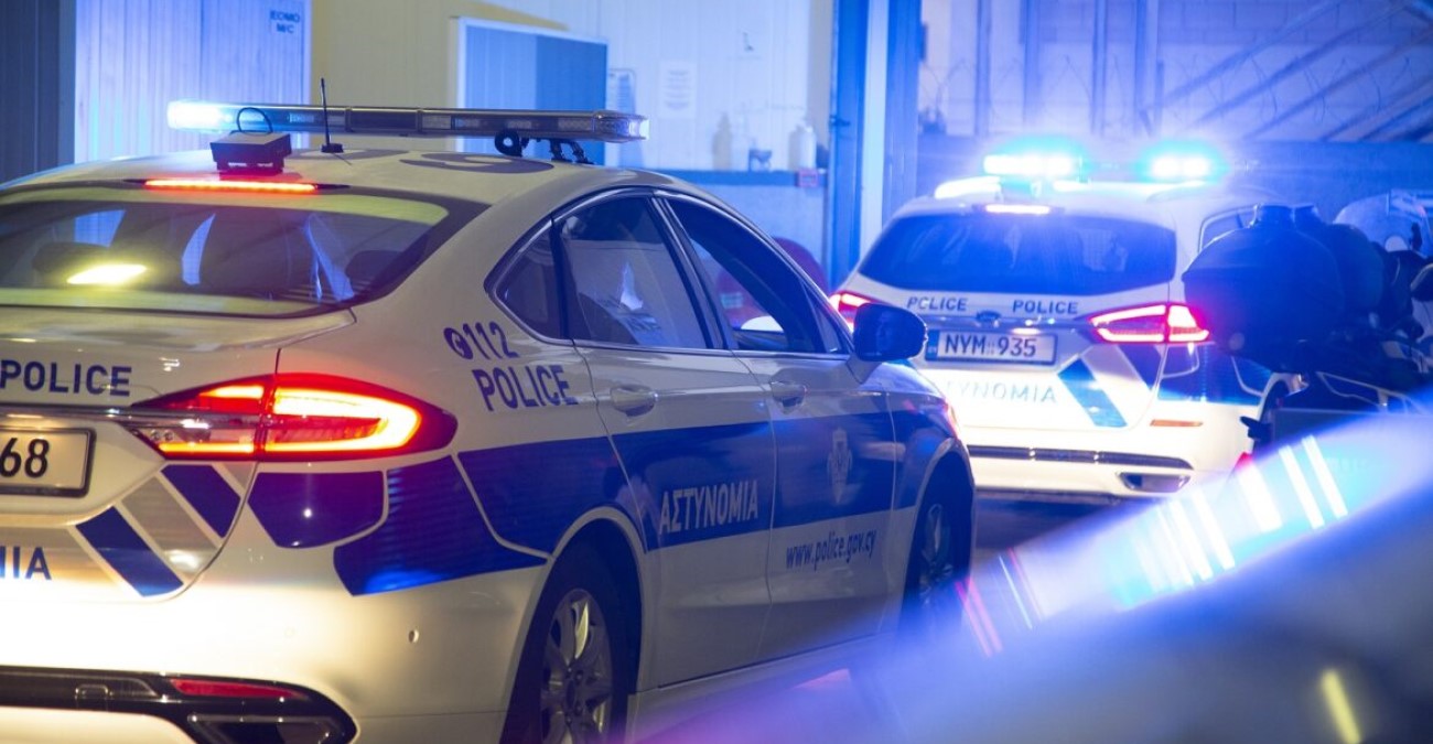 Χειροπέδες σε ανήλικο για επίθεση κατά τουριστών – Στις τέσσερις οι συλλήψεις