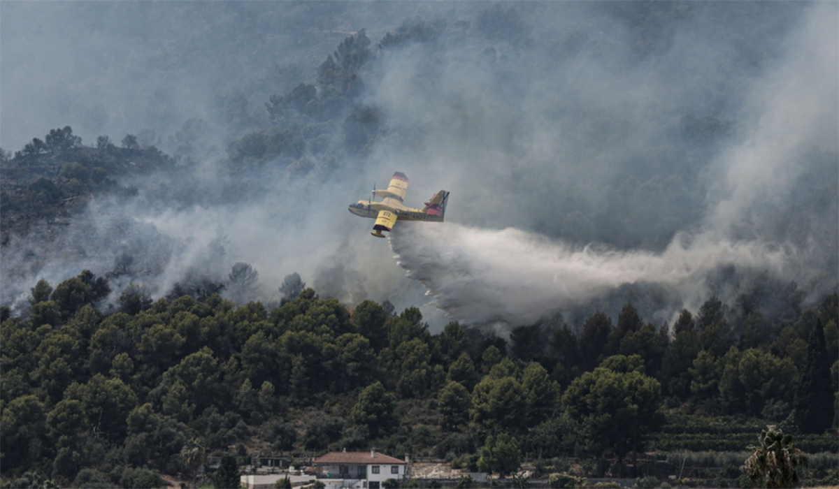 &Eta; &Epsilon;&upsilon;&rho;ώ&pi;&eta; &alpha;&nu;&tau;&iota;&mu;έ&tau;&omega;&pi;&eta; &mu;&epsilon; &mu;&iota;&alpha; &nu;έ&alpha; &pi;&rho;&alpha;&gamma;&mu;&alpha;&tau;&iota;&kappa;ό&tau;&eta;&tau;&alpha;, &pi;&rho;&omicron;&epsilon;&iota;&delta;&omicron;&pi;&omicron;&iota;&omicron;ύ&nu; &omicron;&iota; &epsilon;&iota;&delta;&iota;&kappa;&omicron;ί - &Omicron;&iota; &pi;&upsilon;&rho;&kappa;&alpha;&gamma;&iota;έ&sigmaf; &gamma;ί&nu;&omicron;&nu;&tau;&alpha;&iota; &omicron;&lambda;&omicron;έ&nu;&alpha; &kappa;&alpha;&iota; &pi;&iota;&omicron; &alpha;&kappa;&rho;&alpha;ί&epsilon;&sigmaf;