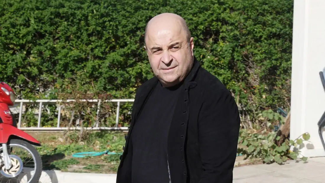 &Mu;ά&rho;&kappa;&omicron;&sigmaf; &Sigma;&epsilon;&phi;&epsilon;&rho;&lambda;ή&sigmaf;: &laquo;&Omicron; &kappa;ό&sigma;&micro;&omicron;&sigmaf; &delta;&epsilon;&nu; &epsilon;&nu;&delta;&iota;&alpha;&phi;έ&rho;&epsilon;&tau;&alpha;&iota; &gamma;&iota;&alpha; ό&lambda;&alpha; &alpha;&upsilon;&tau;ά &pi;&omicron;&upsilon; &pi;&alpha;&rho;&omicron;&upsilon;&sigma;&iota;ά&zeta;&epsilon;&iota; &eta; &tau;&eta;&lambda;&epsilon;ό&rho;&alpha;&sigma;&eta; &kappa;&alpha;&iota; &alpha;&upsilon;&tau;ό &tau;&omicron; &delta;&epsilon;ί&chi;&nu;&omicron;&upsilon;&nu; &tau;&alpha; &nu;&omicron;ύ&mu;&epsilon;&rho;&alpha;&raquo;