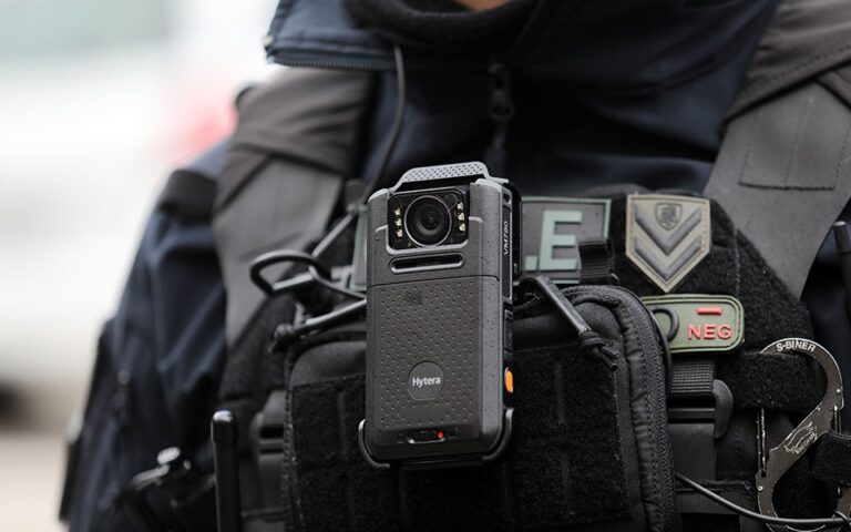 &laquo;&Pi;&rho;ά&sigma;&iota;&nu;&omicron; &phi;&omega;&sigmaf;&raquo; &Beta;&omicron;&upsilon;&lambda;ή&sigmaf; &gamma;&iota;&alpha; &kappa;ά&mu;&epsilon;&rho;&epsilon;&sigmaf; &sigma;&tau;&omicron;&upsilon;&sigmaf; &alpha;&sigma;&tau;&upsilon;&nu;&omicron;&mu;&iota;&kappa;&omicron;ύ&sigmaf; - &Nu;έ&alpha; &epsilon;&pi;&omicron;&chi;ή &delta;&iota;&alpha;&phi;ά&nu;&epsilon;&iota;&alpha;&sigmaf; &sigma;&tau;&eta;&nu; &Kappa;ύ&pi;&rho;&omicron;