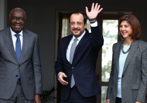 &Omicron;&lambda;&gamma;&kappa;ί&nu;: &Sigma;&upsilon;&nu;&epsilon;&chi;ί&zeta;&omicron;&upsilon;&nu; &tau;&iota;&sigmaf; &pi;&rho;&omicron;&sigma;&pi;ά&theta;&epsilon;&iota;&epsilon;&sigmaf; &omicron;&iota; &eta;&gamma;έ&tau;&epsilon;&sigmaf; &gamma;&iota;&alpha; &omicron;&iota;&kappa;&omicron;&delta;ό&mu;&eta;&sigma;&eta; &epsilon;&mu;&pi;&iota;&sigma;&tau;&omicron;&sigma;ύ&nu;&eta;&sigmaf;-έ&nu;&alpha;&rho;&xi;&eta; &delta;&iota;&alpha;&pi;&rho;&alpha;&gamma;&mu;&alpha;&tau;&epsilon;ύ&sigma;&epsilon;&omega;&nu;