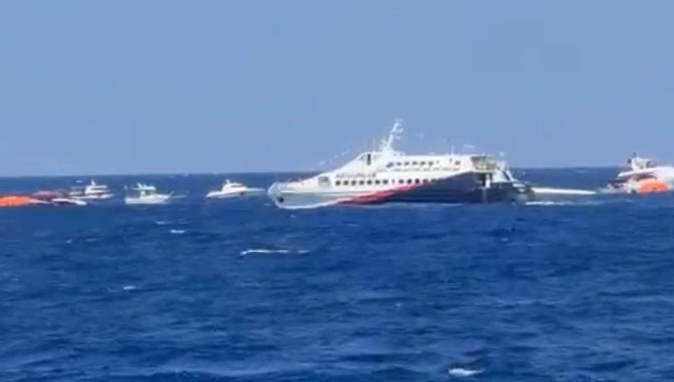 VIDEO - &Nu;&alpha;&upsilon;ά&gamma;&iota;&omicron; &sigma;&tau;&eta;&nu; &Kappa;&epsilon;&rho;ύ&nu;&epsilon;&iota;&alpha;: &laquo;&Sigma;ώ&sigma;&tau;&epsilon; &mu;&epsilon;!&raquo; &ndash; &Sigma;&upsilon;&gamma;&kappa;&lambda;&omicron;&nu;ί&zeta;&epsilon;&iota; &eta; &mu;&alpha;&rho;&tau;&upsilon;&rho;ί&alpha; &tau;&omicron;&upsilon; &Tau;/&kappa; &pi;&omicron;&upsilon; &delta;&iota;έ&sigma;&omega;&sigma;&epsilon; &delta;&epsilon;&kappa;ά&delta;&epsilon;&sigmaf; &nu;&alpha;&upsilon;&alpha;&gamma;&omicron;ύ&sigmaf;