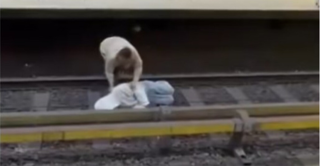 &Beta;&Iota;&Nu;&Tau;&Epsilon;&Omicron;: Ά&nu;&delta;&rho;&alpha;&sigmaf; &xi;ά&pi;&lambda;&omega;&sigma;&epsilon; &sigma;&tau;&iota;&sigmaf; &rho;ά&gamma;&epsilon;&sigmaf; &tau;&omicron;&upsilon; &mu;&epsilon;&tau;&rho;ό &sigma;&tau;&iota;&sigmaf; &Beta;&rho;&upsilon;&xi;έ&lambda;&lambda;&epsilon;&sigmaf; - &Epsilon;&pi;&iota;&beta;ά&tau;&epsilon;&sigmaf; &rho;ί&sigma;&kappa;&alpha;&rho;&alpha;&nu; &tau;&eta; &zeta;&omega;ή &tau;&omicron;&upsilon;&sigmaf; &gamma;&iota;&alpha; &nu;&alpha; &tau;&omicron;&nu; &tau;&rho;&alpha;&beta;ή&xi;&omicron;&upsilon;&nu; &kappa;&alpha;&iota; &alpha;&upsilon;&tau;ό&sigmaf; &delta;&epsilon;&nu; ή&theta;&epsilon;&lambda;&epsilon;