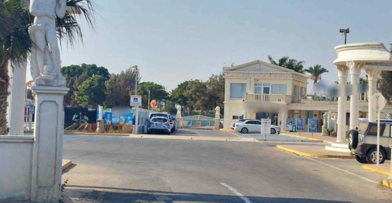 Συνεχίζονται οι έρευνες για τη χειροβομβίδα σε υποστατικό στην Αγία Νάπα – Στο μικροσκόπιο υλικό από CCTV Συνεχίζονται οι έρευνες για τη χειροβομβίδα σε υποστατικό στην Αγία Νάπα – Στο μικροσκόπιο υλικό από CCTV