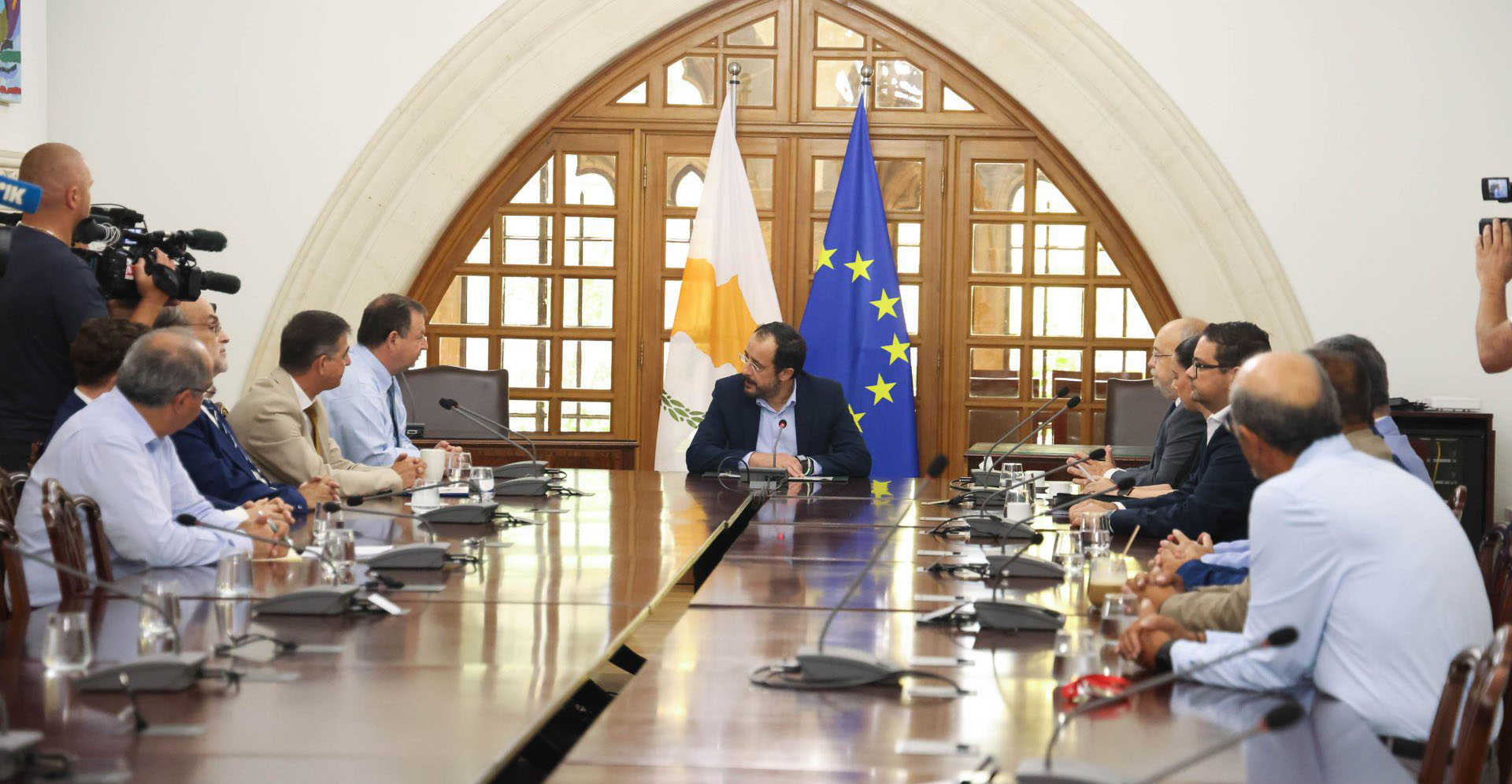 Συγκρατημένα αισιόδοξος για τις συνομιλίες στο Κυπριακό ο ΠτΔ - Δέχθηκε τον Δήμαρχο και το Δημοτικό Συμβούλιο Αμμοχώστου στο Προεδρικό