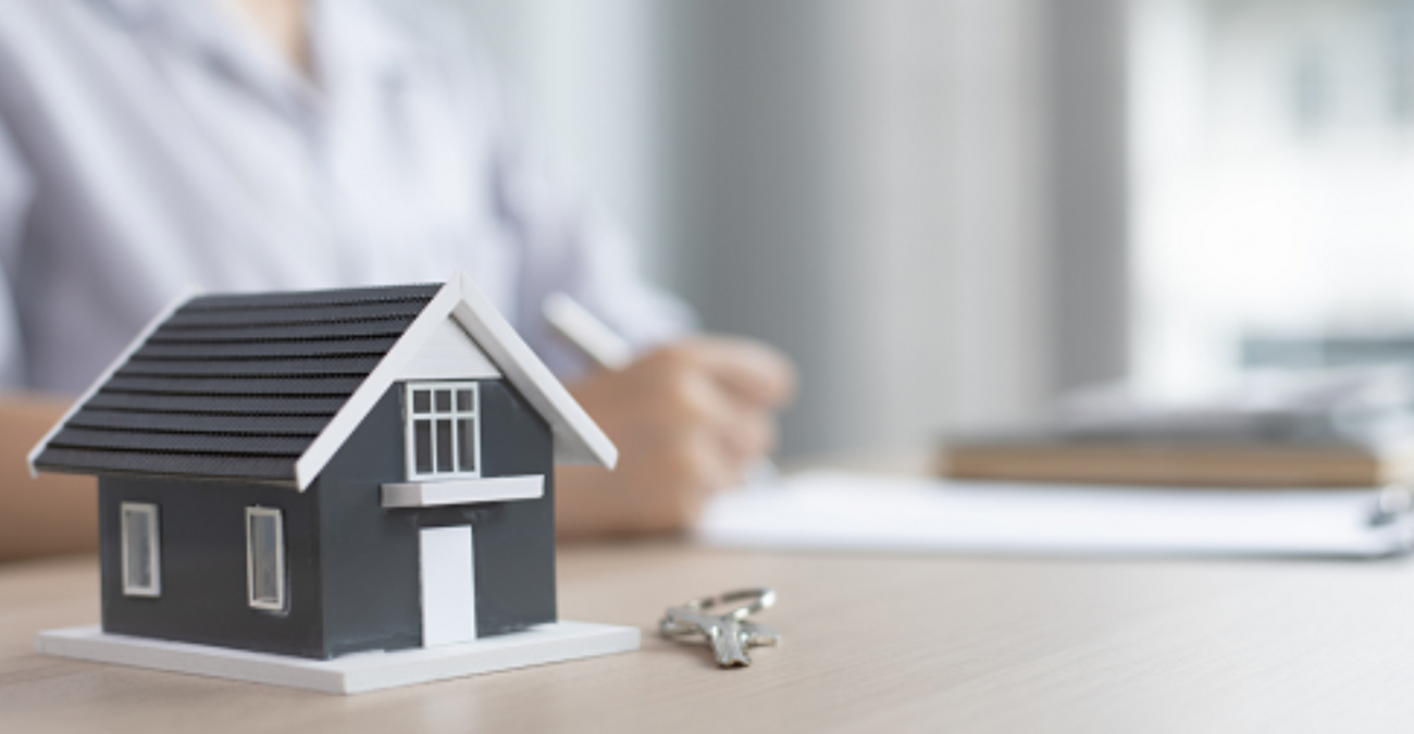 Προσιτή στέγη και ταχύτερες αδειοδοτήσεις στο επίκεντρο του προϋπολογισμού 2026