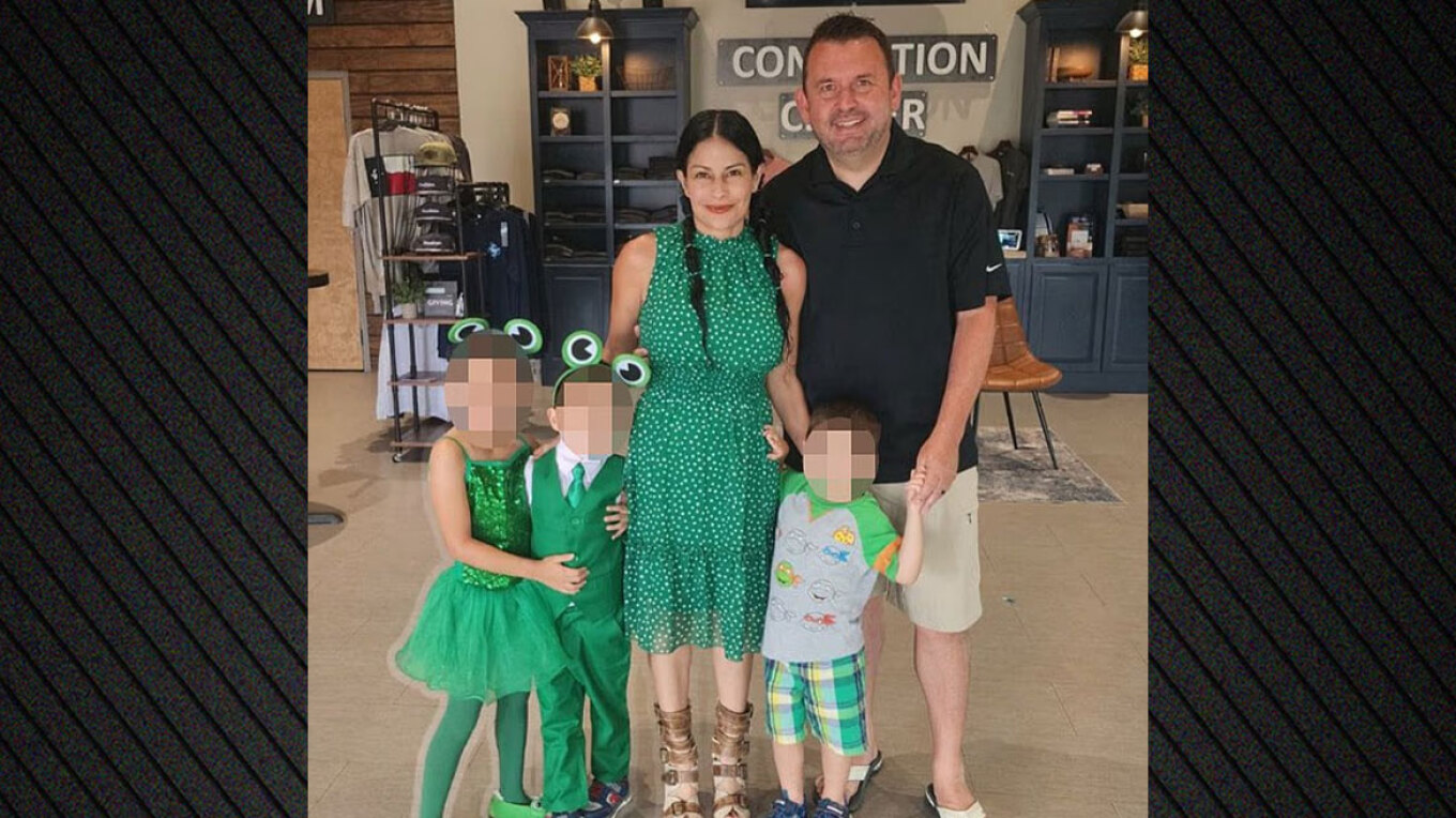 &Mu;&eta;&tau;έ&rho;&alpha; &tau;&rho;&iota;ώ&nu; &pi;&alpha;&iota;&delta;&iota;ώ&nu; &kappa;&alpha;&iota; &mu;&omicron;&nu;&tau;έ&lambda;&omicron; &tau;&omicron;&upsilon; OnlyFans &sigma;&upsilon;&nu;&epsilon;&lambda;ή&phi;&theta;&eta; &omega;&sigmaf; &epsilon;&pi;&iota;&kappa;&epsilon;&phi;&alpha;&lambda;ή&sigmaf; &sigma;&epsilon; &kappa;ύ&kappa;&lambda;&omega;&mu;&alpha; &mu;&alpha;&sigma;&tau;&rho;&omicron;&pi;&epsilon;ί&alpha;&sigmaf; - &Epsilon;&kappa;&delta;&iota;&delta;ό&tau;&alpha;&nu; &kappa;&iota; &eta; ί&delta;&iota;&alpha; &alpha;&pi;ό &tau;&omicron;&nu; &sigma;ύ&zeta;&upsilon;&gamma;&omicron; &tau;&eta;&sigmaf;