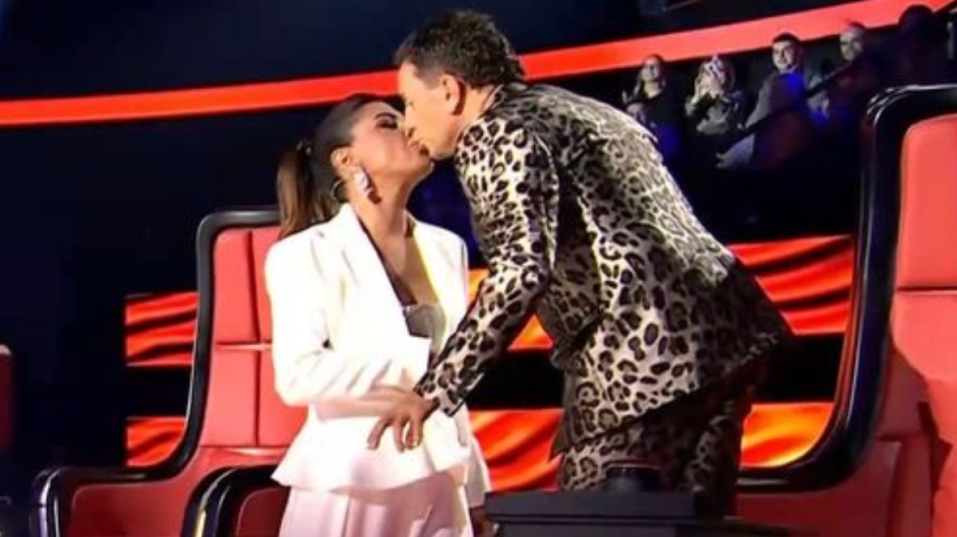 Έλενα Παπαρίζου-Γιώργος Μαζωνάκης: Το φιλί τους στο The Voice και το σχόλιο του Χρήστου Μάστορα