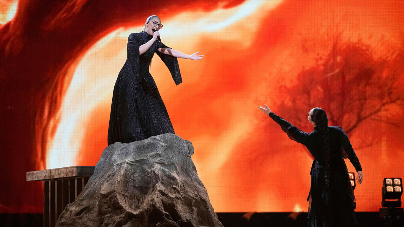 Eurovision: Η Κλαυδία αποθεώθηκε με την ερμηνεία της «Αστερομάτας» στη σκηνή