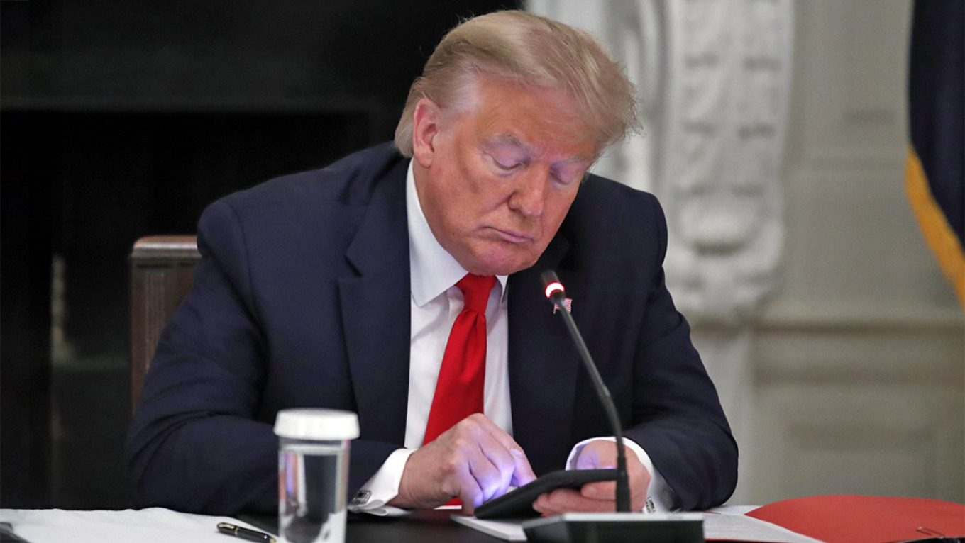 CNN: &Eta;&Pi;&Alpha; &kappa;&alpha;&iota; &Iota;&rho;ά&nu; ή&tau;&alpha;&nu; &kappa;&omicron;&nu;&tau;ά &sigma;&epsilon; &sigma;&upsilon;&mu;&phi;&omega;&nu;ί&alpha; &alpha;&lambda;&lambda;ά &omicron; &Tau;&rho;&alpha;&mu;&pi; &tau;&eta;&nu; &laquo;έ&kappa;&alpha;&psi;&epsilon;&raquo; &mu;&epsilon; &tau;&iota;&sigmaf; &alpha;&nu;&alpha;&rho;&tau;ή&sigma;&epsilon;&iota;&sigmaf; &tau;&omicron;&upsilon;