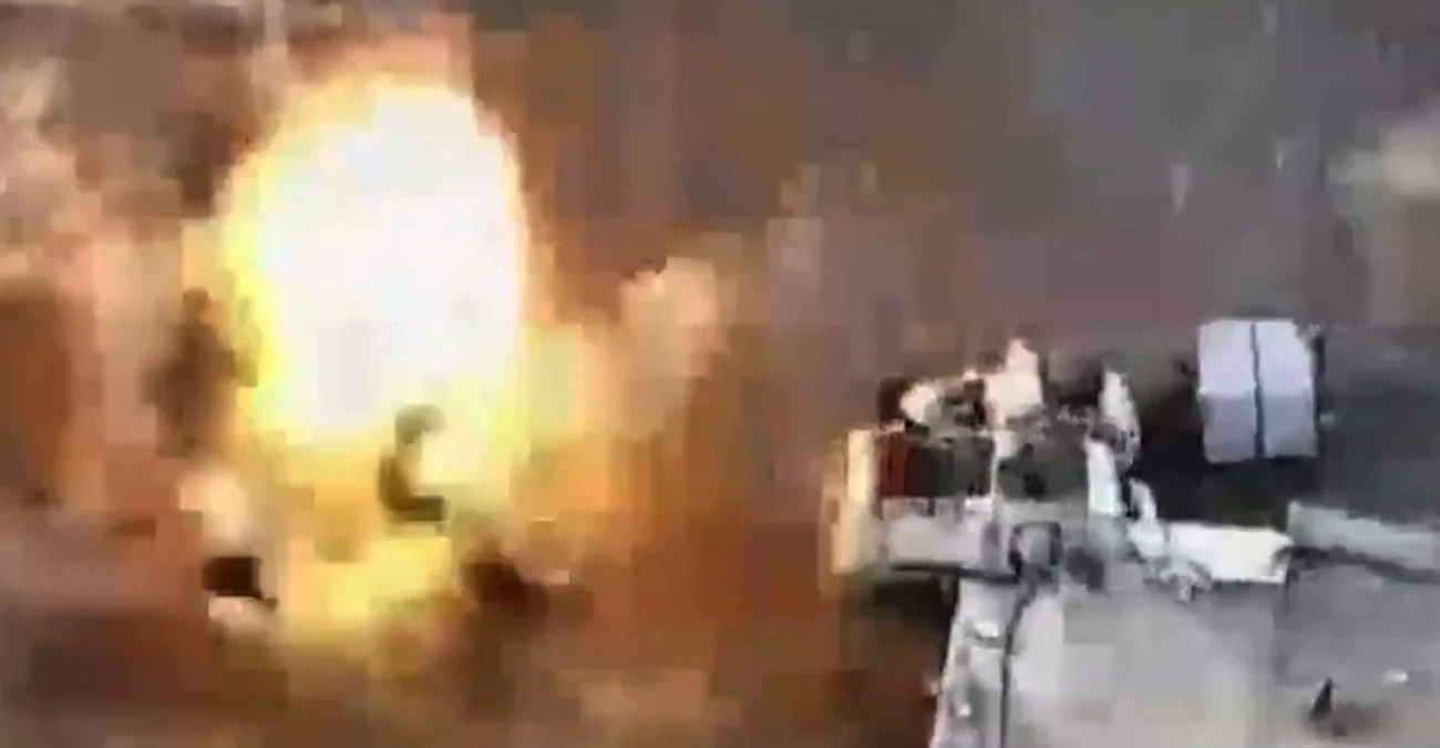 Η στιγμή που διοικητής της Χαμάς σκοτώνεται στη Γάζα από ισραηλινό χτύπημα