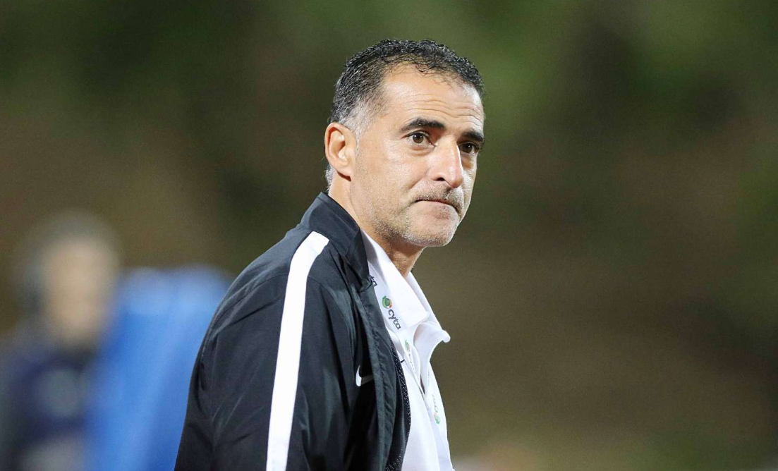 &Alpha;&pi;ό &tau;&alpha; &gamma;ή&pi;&epsilon;&delta;&alpha; &sigma;&tau;&eta;&nu; &kappa;ά&lambda;&pi;&eta;: &Tau;&omicron; &kappa;ό&mu;&mu;&alpha;-έ&kappa;&pi;&lambda;&eta;&xi;&eta; &mu;&epsilon; &tau;&omicron; &omicron;&pi;&omicron;ί&omicron; &kappa;&alpha;&tau;&epsilon;&beta;&alpha;ί&nu;&epsilon;&iota; &omicron; &Kappa;ώ&sigma;&tau;&alpha;&sigmaf; &Mu;&alpha;&lambda;έ&kappa;&kappa;&omicron;&sigmaf; &sigma;&tau;&iota;&sigmaf; &Beta;&omicron;&upsilon;&lambda;&epsilon;&upsilon;&tau;&iota;&kappa;έ&sigmaf; &Epsilon;&kappa;&lambda;&omicron;&gamma;έ&sigmaf;