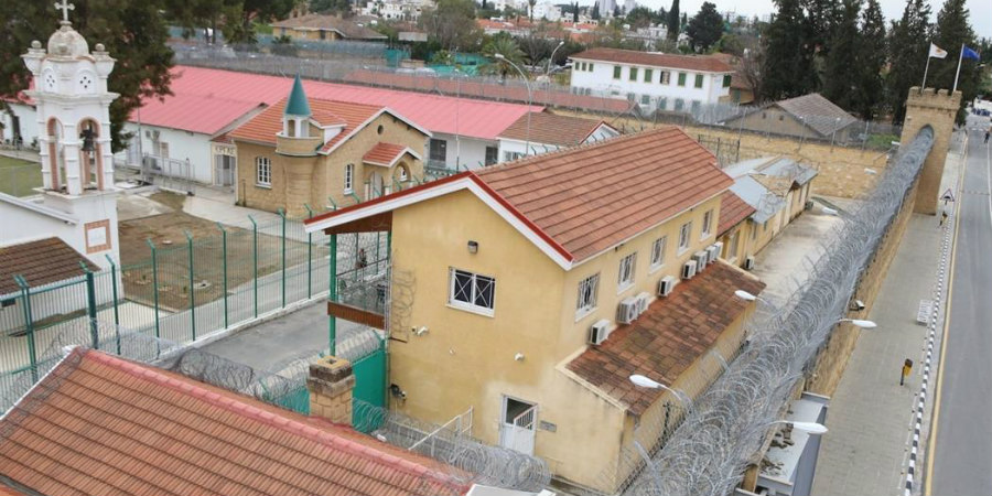 Το είδαμε κι αυτό: Ισοβίτης έδωσε συνέντευξη μέσα από τις Κεντρικές Φυλακές από το κινητό του - Δείτε βίντεο