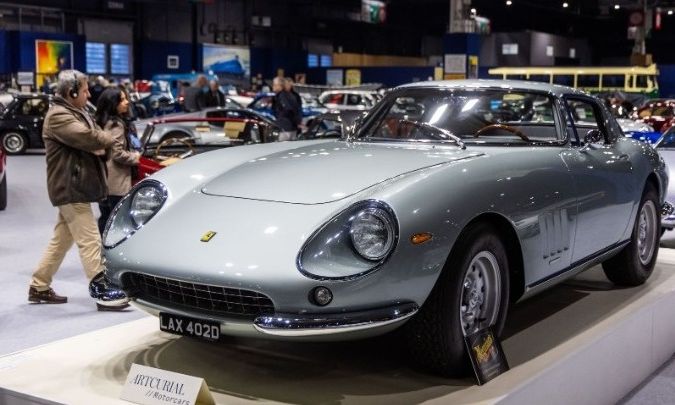 &Eta; &theta;&rho;&upsilon;&lambda;&iota;&kappa;ή Ferrari &tau;&omicron;&upsilon; Έ&rho;&iota;&kappa; &Kappa;&lambda;ά&pi;&tau;&omicron;&nu; &beta;&gamma;&alpha;ί&nu;&epsilon;&iota; &sigma;&tau;&omicron; &sigma;&phi;&upsilon;&rho;ί &ndash; &Tau;&omicron; &alpha;&upsilon;&tau;&omicron;&kappa;ί&nu;&eta;&tau;&omicron; &mu;&epsilon; &tau;&eta;&nu; &alpha;&pi;ί&sigma;&tau;&epsilon;&upsilon;&tau;&eta; &iota;&sigma;&tau;&omicron;&rho;ί&alpha;