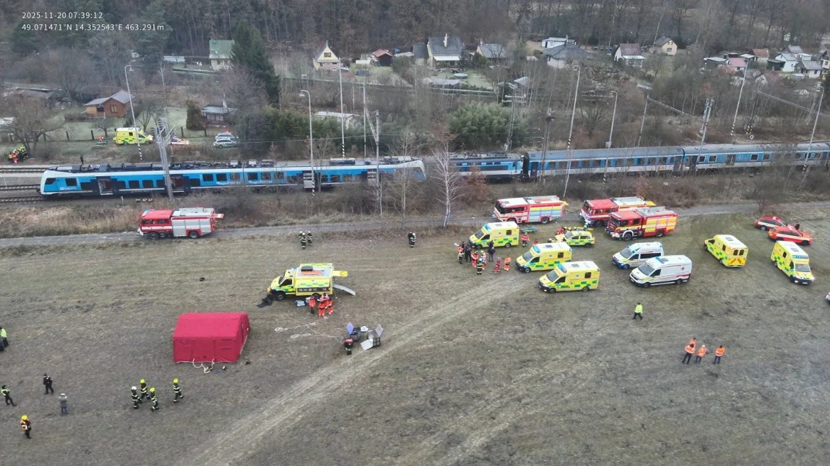 Δυο επιβατικά τρένα συγκρούστηκαν στην Τσεχία