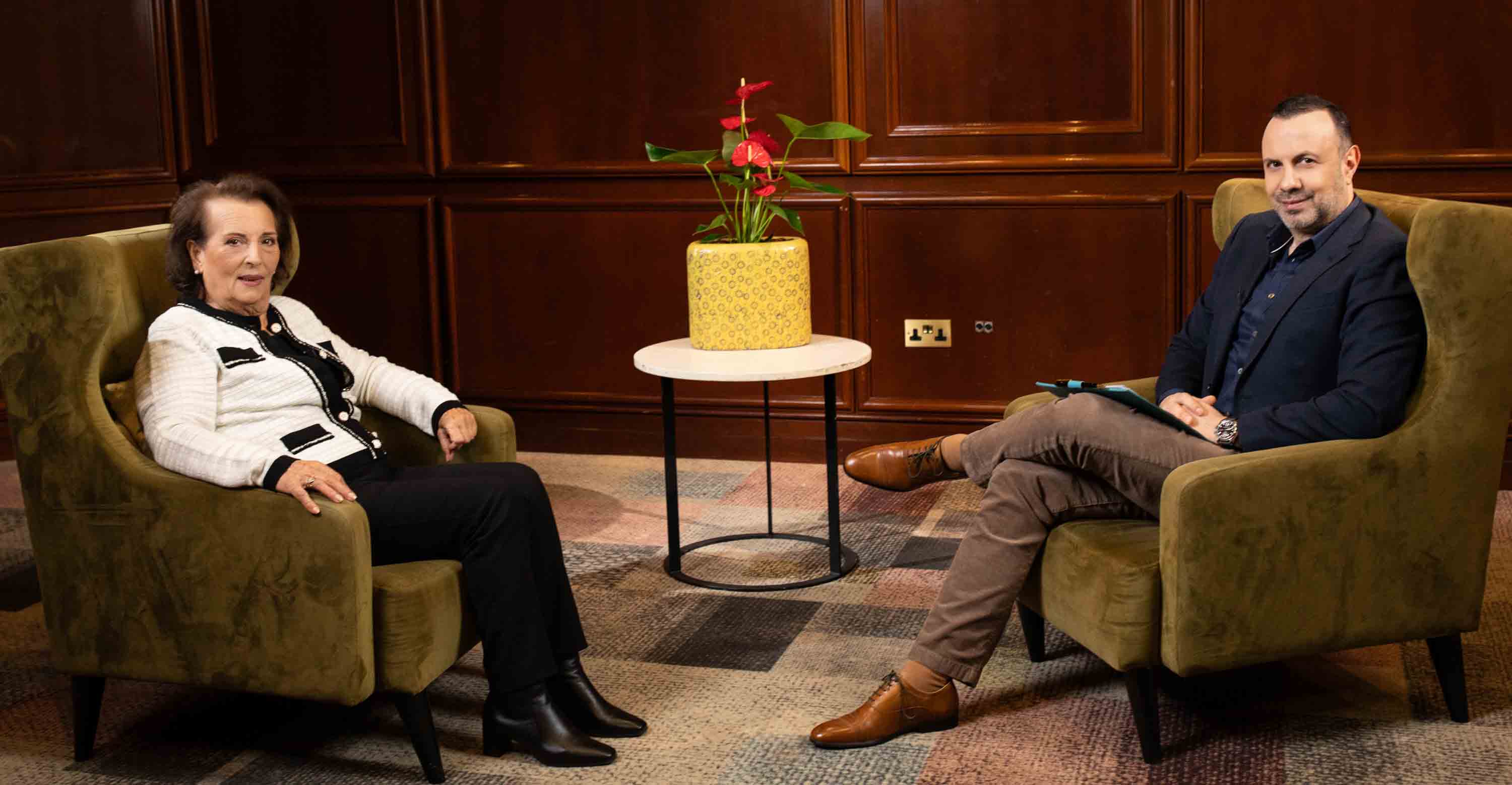 &Eta; &Beta;ά&sigma;&omega; &Kappa;&alpha;&zeta;&alpha;&nu;&tau;&zeta;ί&delta;&eta; &mu;&iota;&lambda;ά&epsilon;&iota; &gamma;&iota;&alpha; ό&lambda;&alpha; &laquo;&Tau;&Epsilon;&Tau;-&Alpha;-&Tau;&Epsilon;&Tau; &Sigma;&Tau;&Omicron;&Nu; ALPHA&raquo;