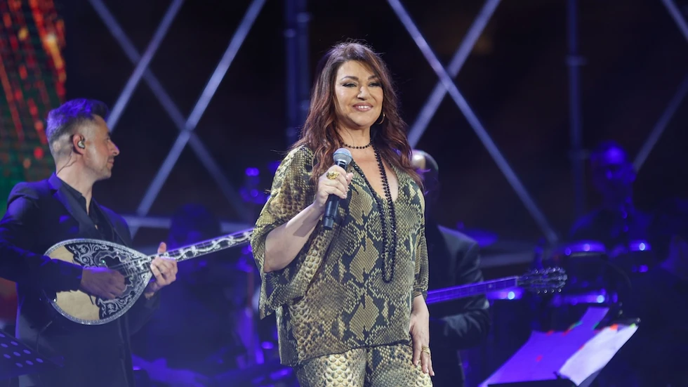 &Kappa;&alpha;ί&tau;&eta; &Gamma;&alpha;&rho;&mu;&pi;ή &gamma;&iota;&alpha; &tau;&eta;&nu; &pi;&epsilon;&rho;&iota;&pi;έ&tau;&epsilon;&iota;&alpha; &upsilon;&gamma;&epsilon;ί&alpha;&sigmaf; &tau;&eta;&sigmaf;: &laquo;&Pi;έ&rho;&alpha;&sigma;&alpha; &pi;ά&rho;&alpha; &pi;&omicron;&lambda;ύ ά&sigma;&chi;&eta;&mu;&alpha;... &delta;&epsilon;&nu; έ&beta;&gamma;&alpha;&iota;&nu;&epsilon; &phi;&omega;&nu;ή&raquo;