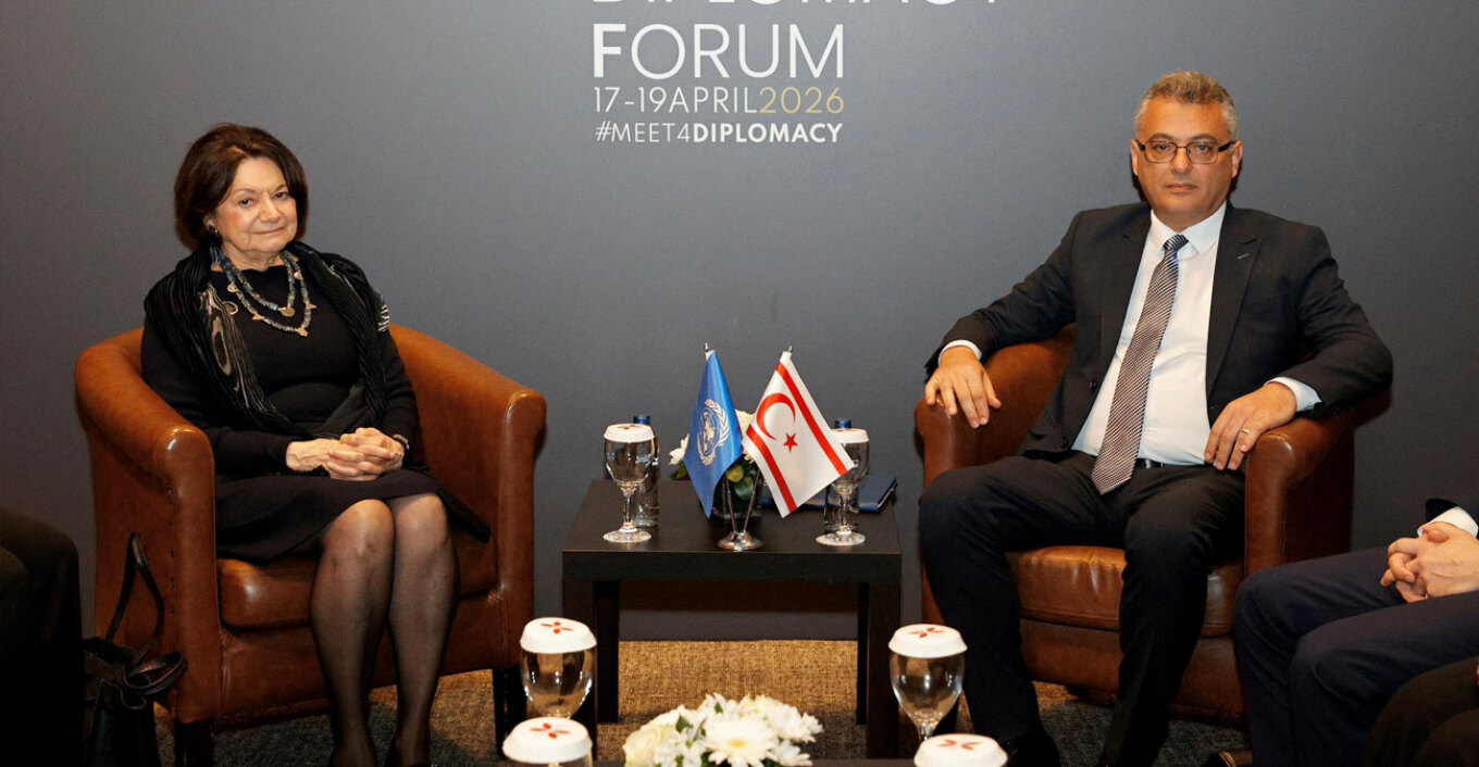 &Alpha;&nu;&tau;&iota;&delta;&rho;ά&sigma;&epsilon;&iota;&sigmaf; &gamma;&iota;&alpha; &sigma;&eta;&mu;&alpha;ί&alpha; &tau;&omicron;&upsilon; &psi;&epsilon;&upsilon;&delta;&omicron;&kappa;&rho;ά&tau;&omicron;&upsilon;&sigmaf; &sigma;&tau;&eta; &sigma;&upsilon;&nu;ά&nu;&tau;&eta;&sigma;&eta; Έ&rho;&chi;&iota;&omicron;&upsilon;&rho;&mu;&alpha;&nu; &mu;&epsilon; &Nu;&tau;&iota; &Kappa;ά&rho;&lambda;&omicron;