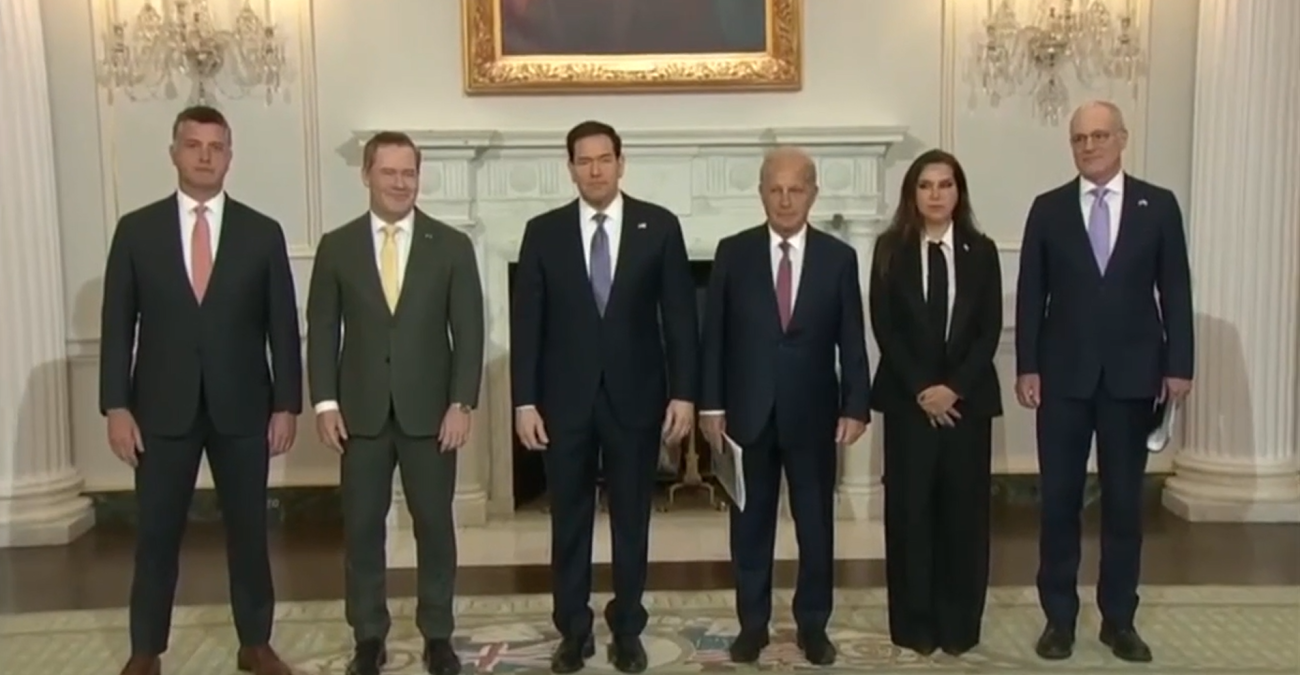 Ά&rho;&chi;&iota;&sigma;&alpha;&nu; &omicron;&iota; &sigma;&upsilon;&nu;&omicron;&mu;&iota;&lambda;ί&epsilon;&sigmaf; &mu;&epsilon;&tau;&alpha;&xi;ύ &Iota;&sigma;&rho;&alpha;ή&lambda; &kappa;&alpha;&iota; &Lambda;&iota;&beta;ά&nu;&omicron;&upsilon; &sigma;&tau;&iota;&sigmaf; &Eta;&Pi;&Alpha; - &laquo;&Epsilon;ί&nu;&alpha;&iota; &mu;&iota;&alpha; &iota;&sigma;&tau;&omicron;&rho;&iota;&kappa;ή &epsilon;&upsilon;&kappa;&alpha;&iota;&rho;ί&alpha;&raquo;