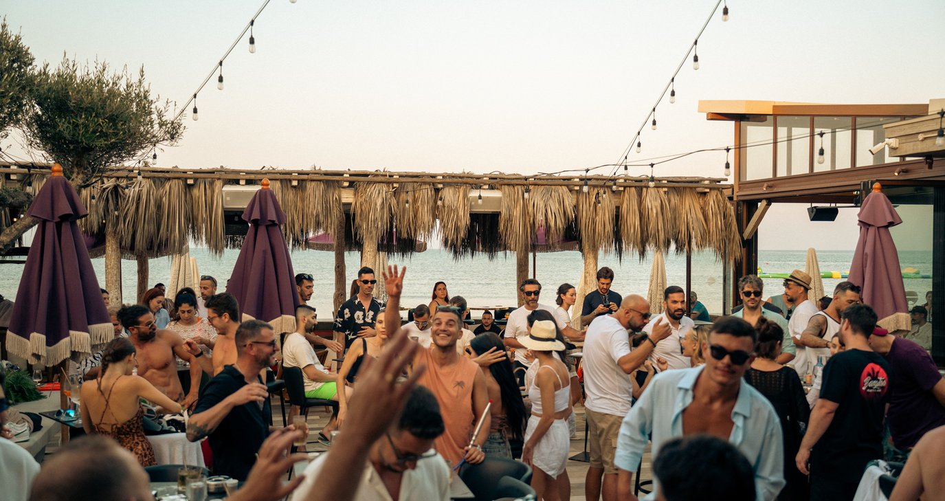 Το πιο καλοκαιρινό spot της Λεμεσού ανοίγει ξανά και μας υποδέχεται θερμά - Δείτε πότε - Φωτογραφίες