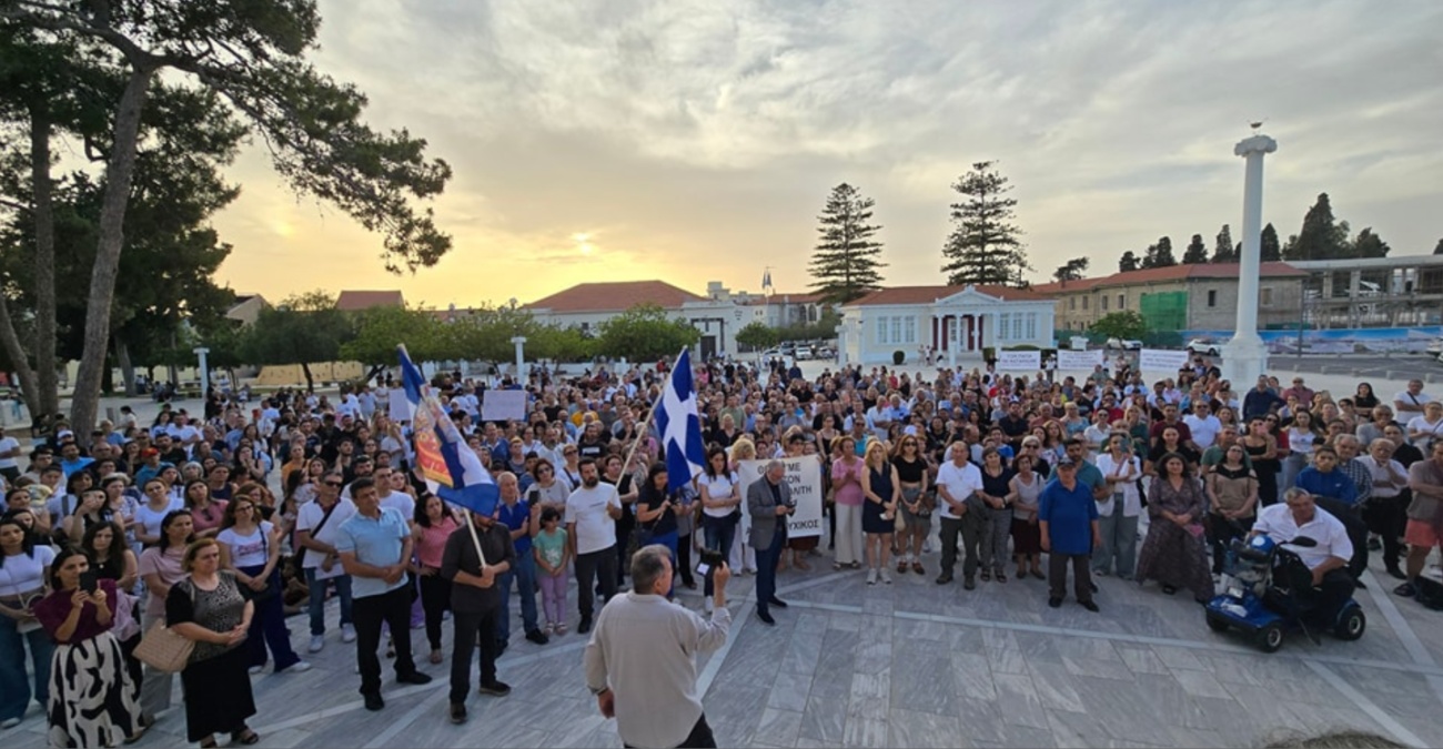 Η Πάφος στο πλευρό του Τυχικού – Δεκάδες πιστοί βγήκαν στους δρόμους και φώναξαν «Πανάξιος» - Δείτε φωτογραφίες